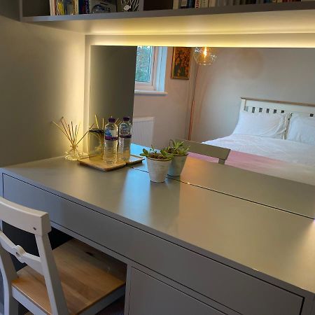 Spacious Double Room With Private Bathroom In Quiet Area Only 20 Min To Central London Streatham Vale Extérieur photo