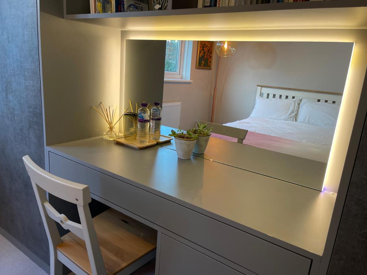 Spacious Double Room With Private Bathroom In Quiet Area Only 20 Min To Central London Streatham Vale Extérieur photo